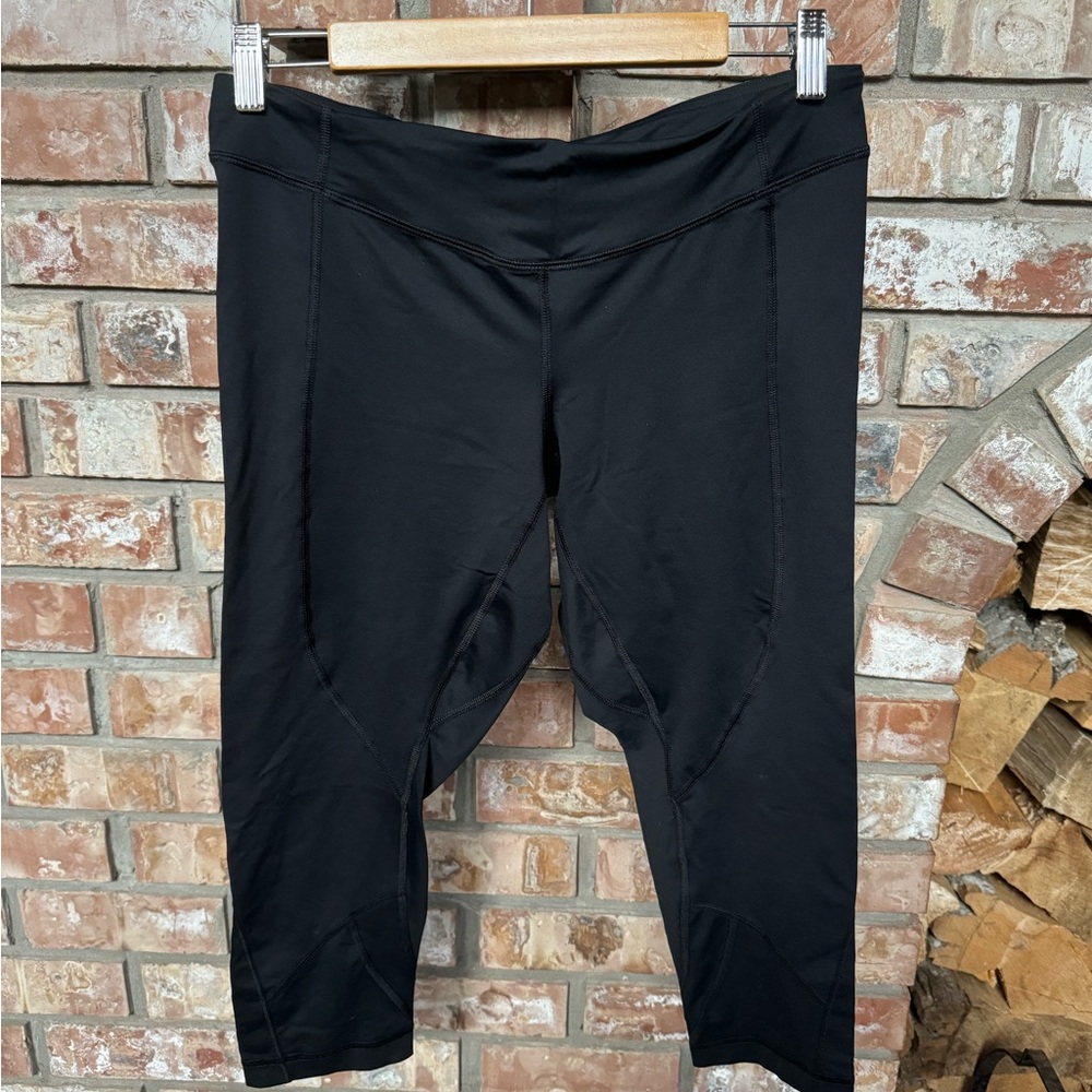 Lulu Lemon Capris - Wet Dry Warm - Sz 10